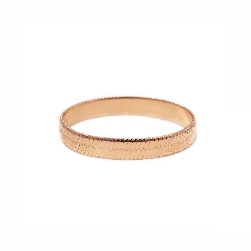 ladies-cushion-cut-gold-rings-Herringbone Chain Stacking Ring