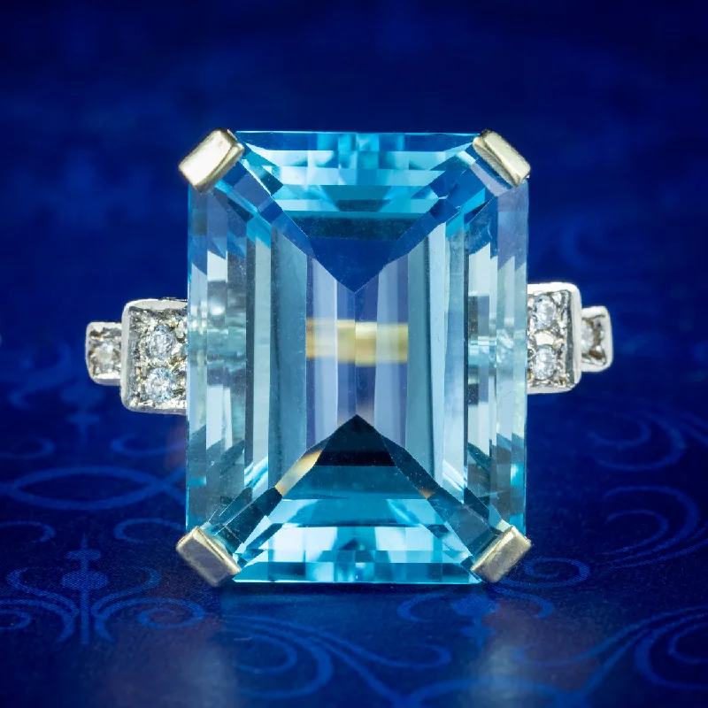 ladies-pear-cut-gold-rings-Art Deco Style Blue Topaz Cocktail Ring 25ct Topaz