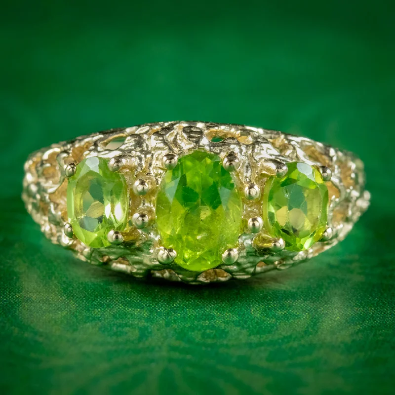 ladies-diamond-classic-rings-Victorian Style Peridot Trilogy Ring 9ct Gold