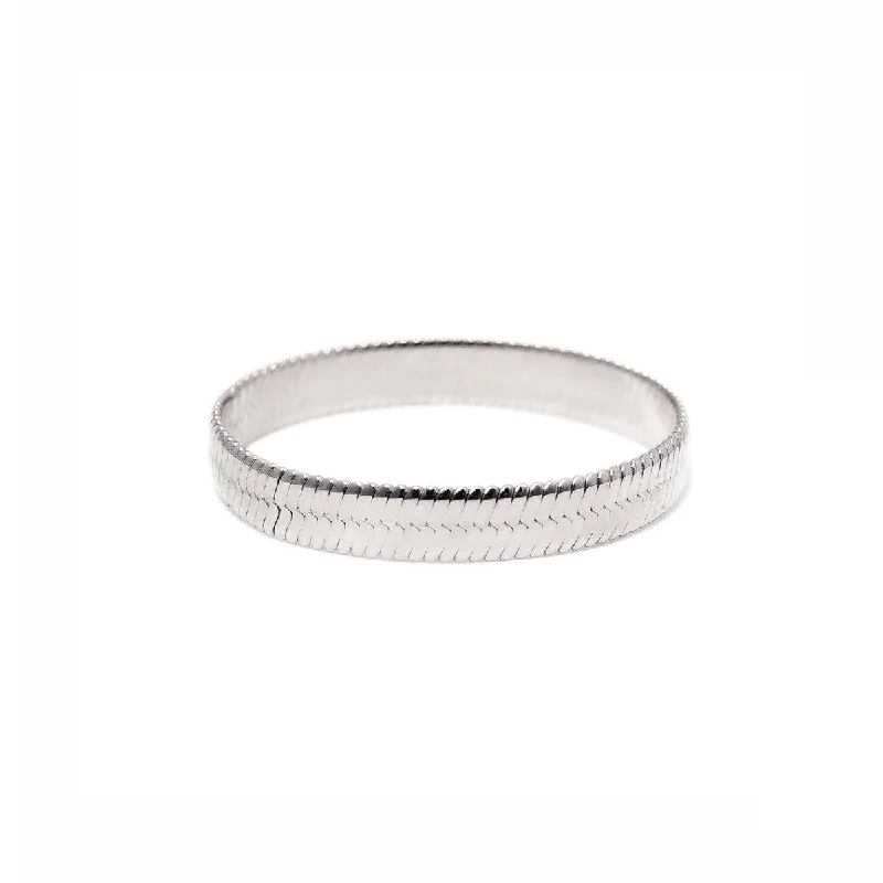 ladies-round-diamond-rings-Herringbone Chain Stacking Ring